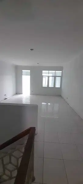 Ruko Strategis 3 Lantai Siap Pakai di Singgasana Raya Bandung