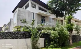 Pakuwon city jual super murah rumah hook mewah semi furnished l