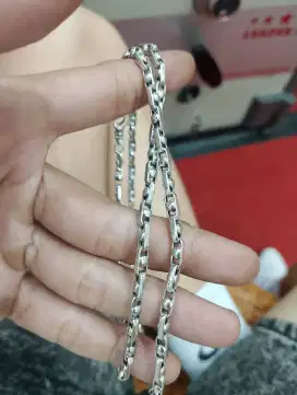 MENERIMA JUAL/BELI EMAS KONDISI APAPUN,COD SELURUH INDONESIA