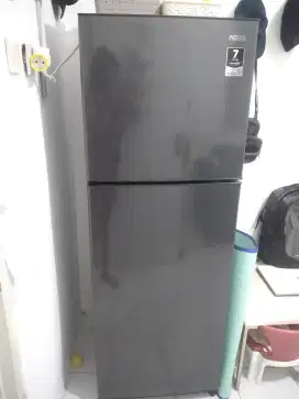 Kulkas aqua 2 pintu