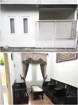 DIJUAL CEPAT (BU) RUMAH 2 LANTAI