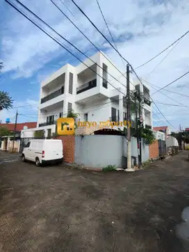 Rumah Kantor Hook Dalam Komplek Strategis di Jatibening Bekasi