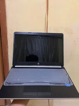 Laptop HP 14s-cf1047TU Intel Celeron Ram 4GB Internal 1TB