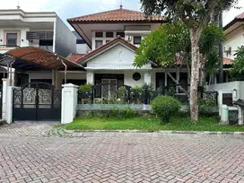 Dijual Rumah di Jalan Utama Cluster Graha Famili Wiyung Surabaya Barat