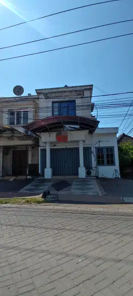 RUKO DI KUTISARI DEPAN ROYAL PARK 1 DEKAT PETRA JEMURANDAYANI