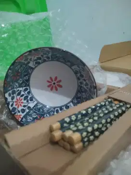 Mangkok + sumpit bahan keramik