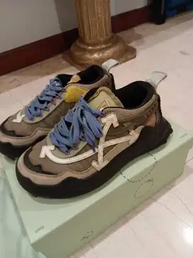 Preloved off white limited