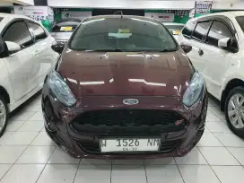 Ford fiesta facelift  ini super banget bisa kredit angsuran low
