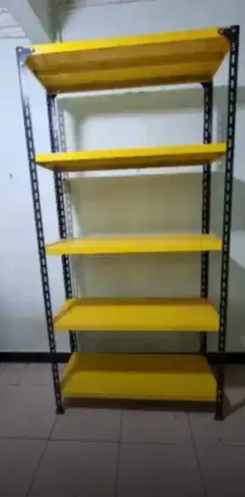 Jual rak besi siku ukuran 40*100*200 pemakaian baru 8 bulan 5 ambalan