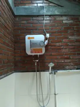 WATER HEATER LISTRIK - MANDI AIR HANGAT PRAKTIS