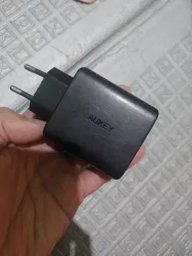 charger aukey original