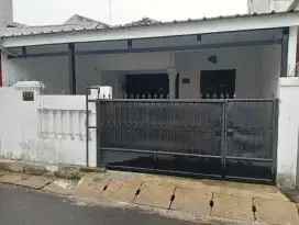 Rumah Kontrakan Tahunan dengan Carport (harga Negotiable)