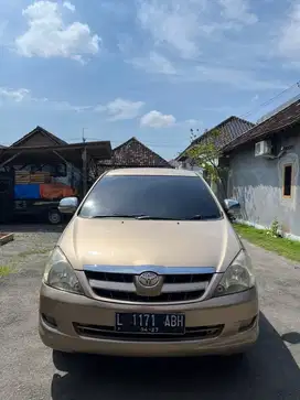 Toyota Kijang Innova 2004 Bensin