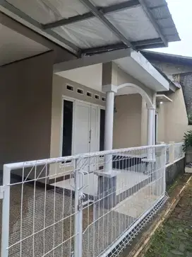 Disewakan Rumah Tenang, Nyaman & Tidak Banjir di Wisma Ratu Pd. Gede