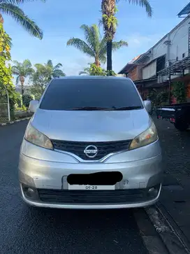 Nissan Evalia AT