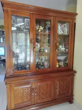 Dijual hias lemari kaca kayu
