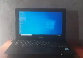 Laptop Asus X200CA
