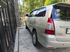 Toyota Kijang Innova 2012 Bensin