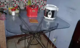 MEJA MAKAN PERSEGI 4