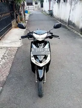 YAMAHA MIO HITAM 2010