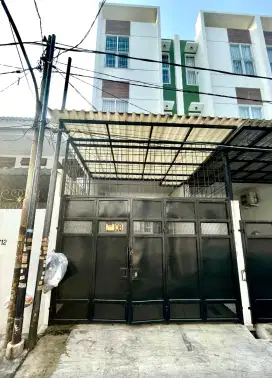 IP2764: Rumah Semi Furnished Area Duri Kepa