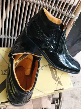 Jual sepatu kangaroo ori Made in from selangor size 44/43 bis byr cod