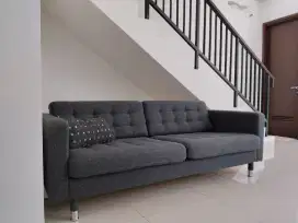 Dijual sofa 3 dudukan merk IKEA warna abu abu tua