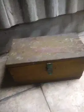 Peti penyimpanan barang militer jadul