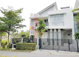 Disewakan Rumah Mewah 2 LantaiDi Bukit Indah Sukajadi