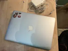 MacBook Air 2014 13 inch SSD 128gb core i5 ram 4 gb