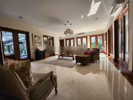 Rumah 2 Lantai Bagus Semi Furnished SHM di Cilandak Cilandak Modern