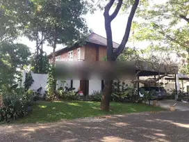 Rumah isen dekat pakuwon indah citraland, graha family