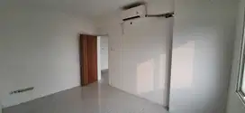 MURAH SEWA Apartemen Puncak Dharmahusada MERR 2BR Kosongan