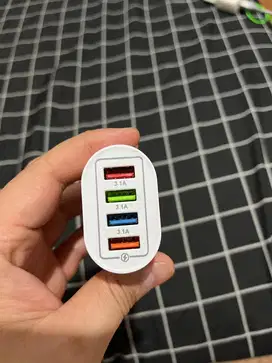 Charger 1 colokan dengan banyak lubang