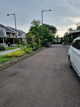 Dijual unit langka rumah  cluster Asia Tropis Harapan Indah  Bekasi