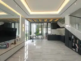 Di Jual Rumah Strategis