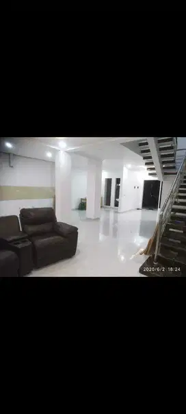 Dijual Rumah Cakep Taman Surya 5 Siap Huni