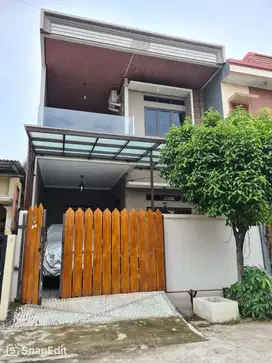 Dijual rumah 2 lantai siap huni di harapan indah bekasi