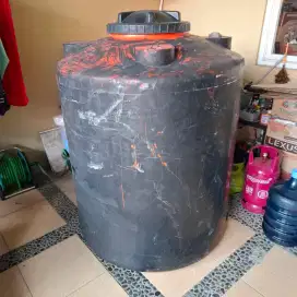 Toren penampung air penguin 1000 Liter bekas
