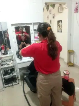 Terapis salon kecantikan