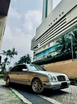 Mercedes benz new eyes E320 elegance antik