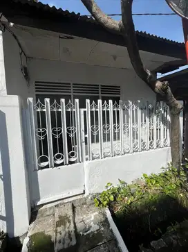 Di kontrakan rumah pondok pinang, jakarta selatan