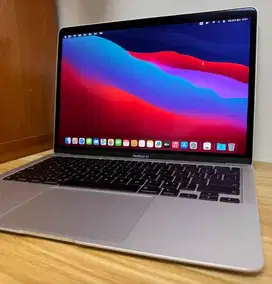 MacBook Air 13 inci 2020 M1 8GB 256GB Warna Silver Apple