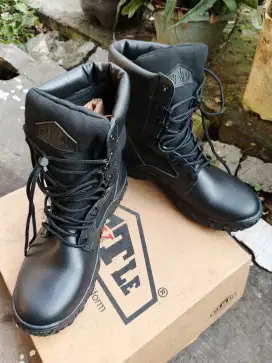 Jual sepatu boots battle original size 44 bisa bayar cod di tempat