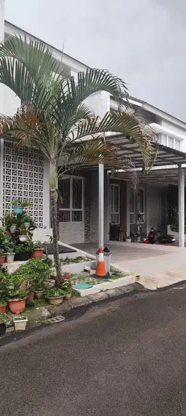 Dijual Rumah Asri di Perumahan Moderenhil