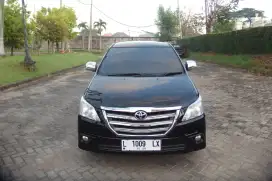 Innova G Dsl A/T 2014