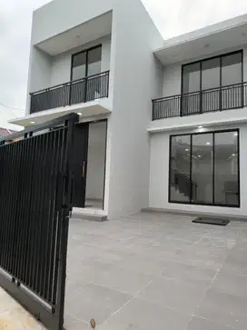 Di jual Rumah di Villa Melati Mas