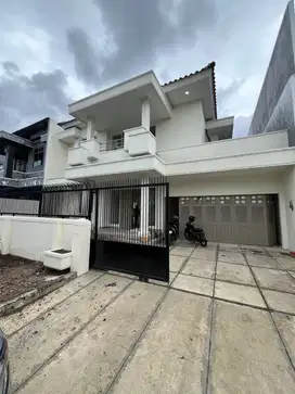 Dijual BU Rumah Hadap Boulevard Modernland Sudah Renov Luas 392 Meter