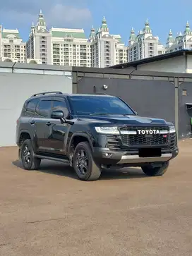 TOYOTA LAND CRUISER 300 GR SPORT 2023 BLACK ON BLACK