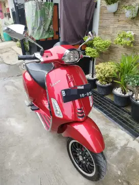 Vespa Sprint i-GET Red Scarlatto Tahun 2020